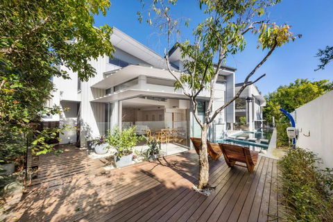 Ultimate Light & Space Noosa Heads - Broome Tourism 5