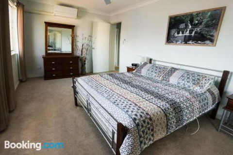 Family Getaway Close To Beach & Restaurants - Broome Tourism 6