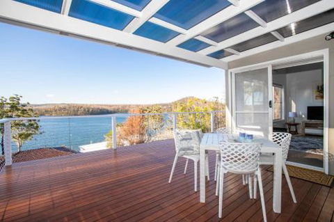 Home On The Water 21 Evans St. Lake Conjola - Broome Tourism 0