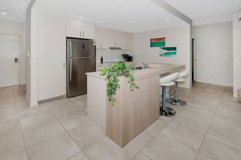 Apartment Near City On Lake 3 - Broome Tourism 6