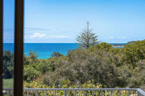 Ocean View 3 Bedroom Apartment - Broome Tourism 1