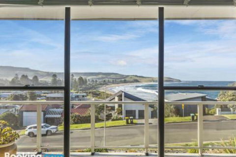 QUARTERDECK Gerringong 4pm Check Out Sundays - Broome Tourism 1