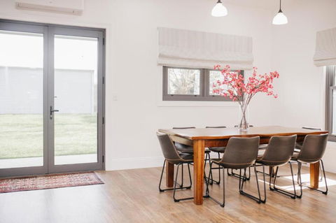 Dimby Cottage Beautifully Restored Heritage Home - Broome Tourism 1
