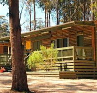 Lakes Entrance Log Cabins - Broome Tourism