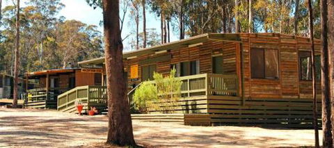 Lakes Entrance Log Cabins - Broome Tourism 0