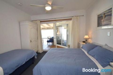 Miramar At Penneshaw KI - Broome Tourism 2