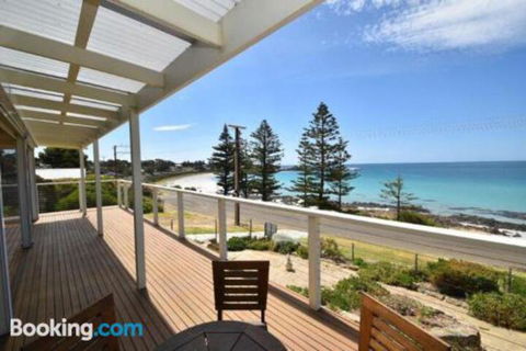 Miramar At Penneshaw KI - Broome Tourism 5
