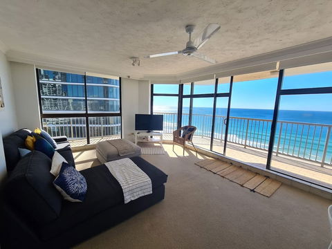 Absolute Beachfront With Views 2BR Apt - Broome Tourism 4