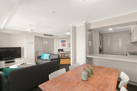 Cairns Oceanview At 181 The Esplanade 34 - Broome Tourism 4