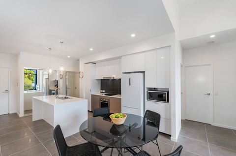 Round About Bulimba - Broome Tourism 2
