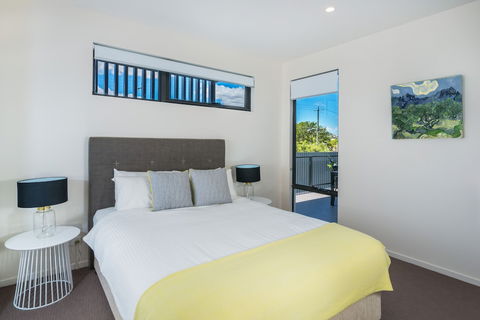 Round About Bulimba - Broome Tourism 0