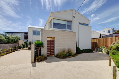 Villa Moyne - Broome Tourism 0