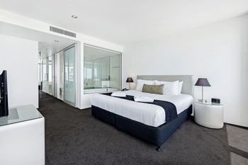 Sensational Q1 Surfers Paradise Resort Living - Broome Tourism 2