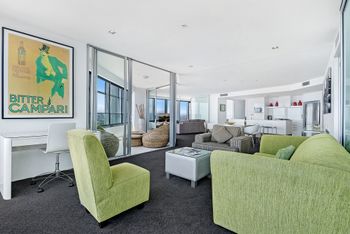 Sensational Q1 Surfers Paradise Resort Living - Broome Tourism 1