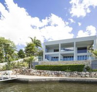 Gold Coast Luxury Waterfront House - Broome Tourism