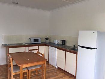 Nutgrove Beach Studio Apartment - Broome Tourism 4