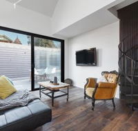 Architects Urban Retreat in Malvern - Broome Tourism