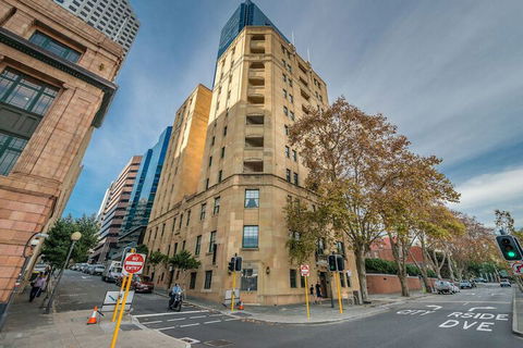 Art Deco Luxury On Elizabeth Quay - Broome Tourism 1