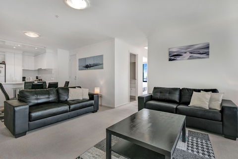 MJ Shortstay Whiteman St Apartments - Broome Tourism 1