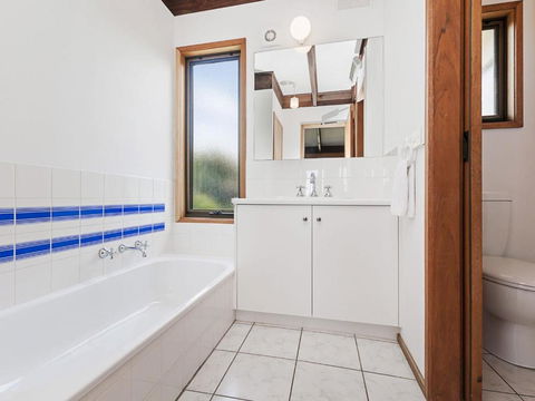 Swimmers Rest - Uninterrupted Panoramic Ocean Views - 1 Bedroom - Broome Tourism 3