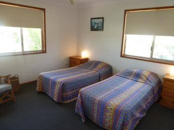 Sails Beach House Apartments Pottsville Beach - Broome Tourism 2