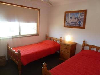 Sails Beach House Apartments Pottsville Beach - Broome Tourism 4