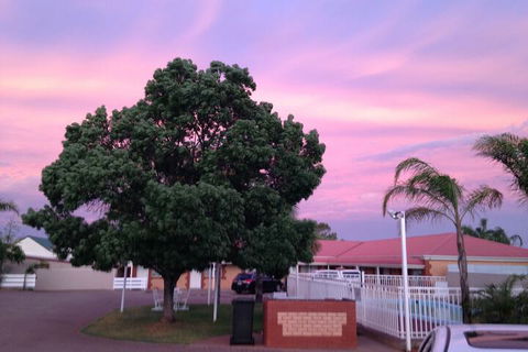 Charles Rasp Motor Inn & Cottages - Broome Tourism 2