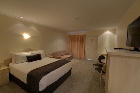 Charles Rasp Motor Inn & Cottages - Broome Tourism 7