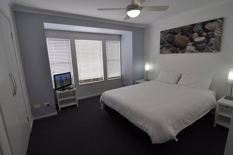 Bluedock Apartments - Broome Tourism 3