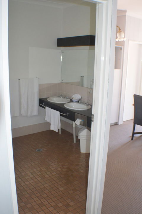 Deer Park Motor Inn - Broome Tourism 5