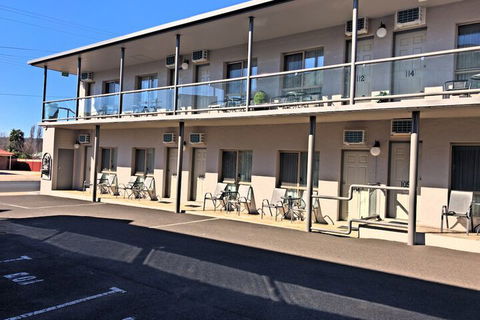 New England Motor Inn - Broome Tourism 2
