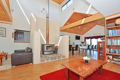 Sensational Heights Bed & Breakfast - Broome Tourism 5