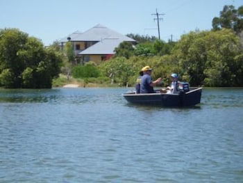 Hastings Cove Waterfront Holiday Apartments - Broome Tourism 6