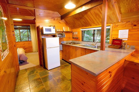 Mt Glorious Getaways - Broome Tourism 5