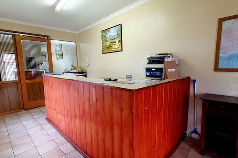 Ardeanal Motel West Wyalong - Broome Tourism 3