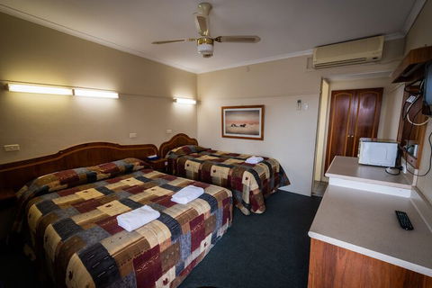 Ardeanal Motel West Wyalong - Broome Tourism 5