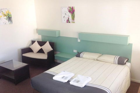 Longreach Motel - Broome Tourism 6
