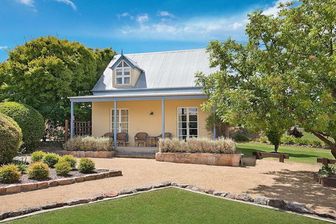 Vineyard Cottages - Broome Tourism 1