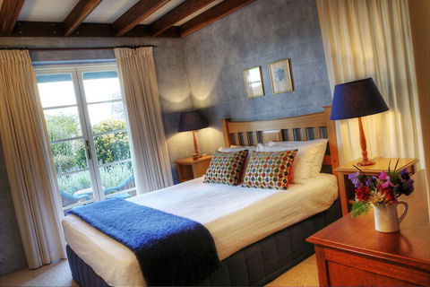 Vineyard Cottages - Broome Tourism 5