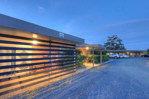 Hilldrop Motor Inn - Broome Tourism 5
