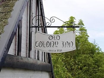 Old Colony Inn - Broome Tourism 4