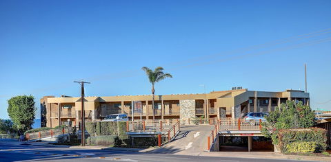 Limani Port Lincoln - Broome Tourism 0