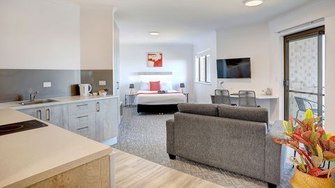 Limani Port Lincoln - Broome Tourism 5