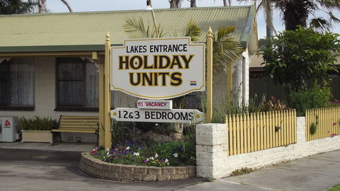 Lakes Entrance Holiday Units - Broome Tourism 3