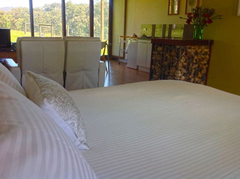 Valley Farm Vineyard Cottages - Broome Tourism 3