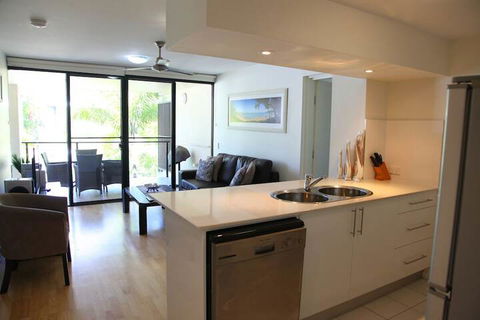 Agnes Water Beach Club - Broome Tourism 3