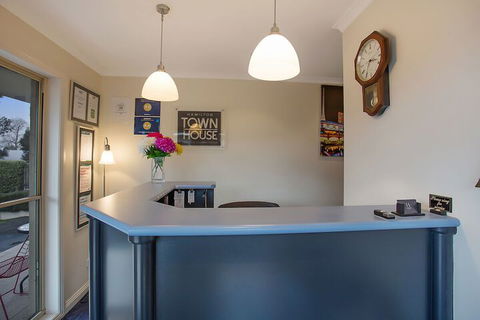Hamilton Town House Motel - Broome Tourism 1