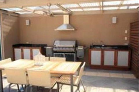 Amelia S Bed & Breakfast - Broome Tourism 7
