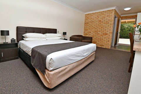 Burke And Wills Motor Inn - Broome Tourism 6