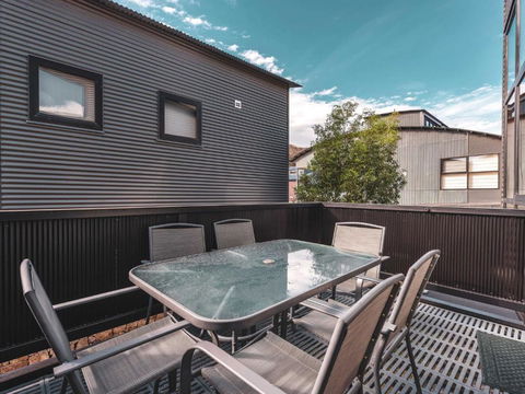 Snow Stream Apartments - Broome Tourism 4